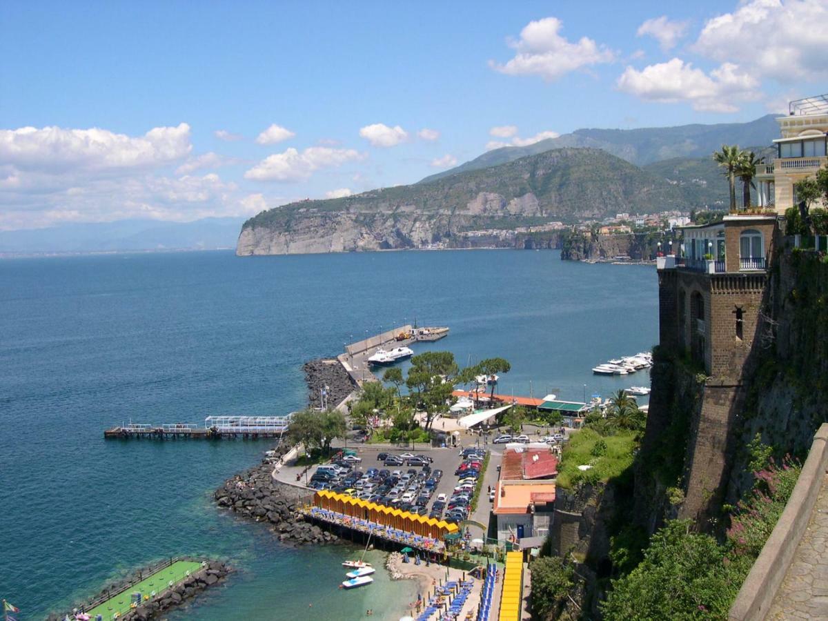 Yacht 3* Sorrento