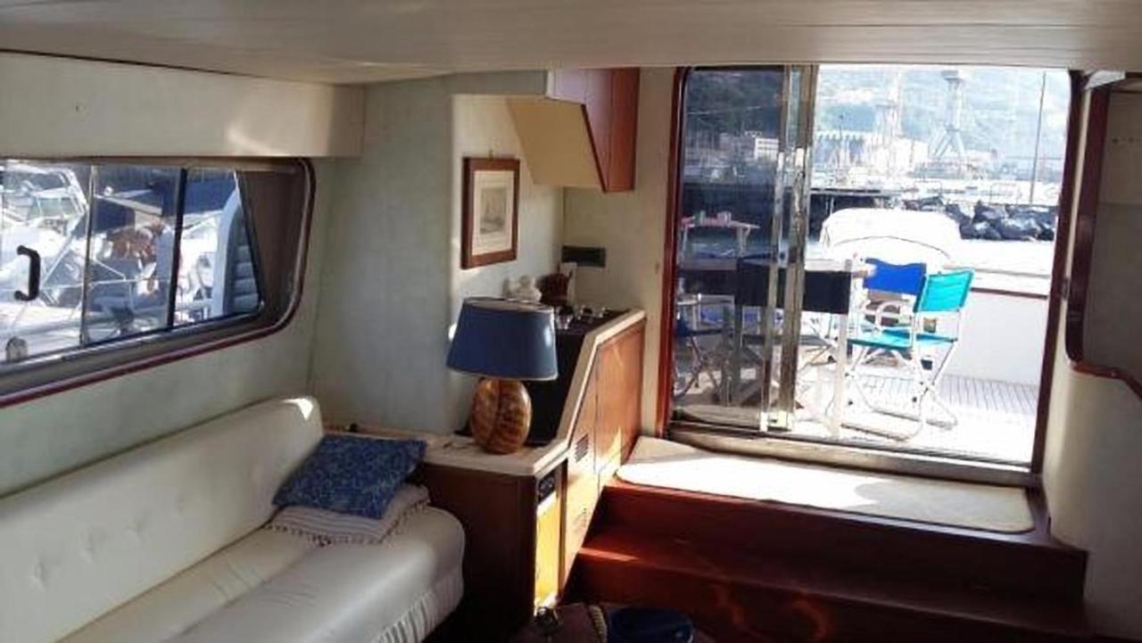 Botel Yacht 3*